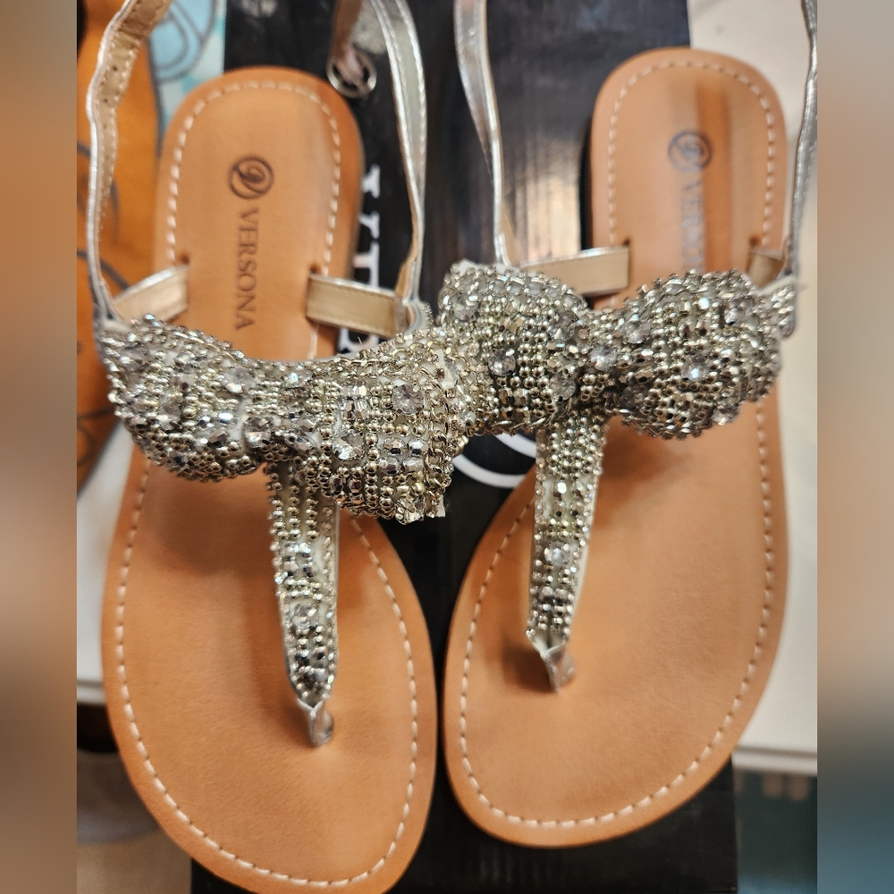 NWT women sandal